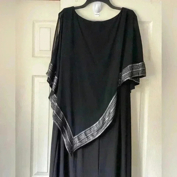 SLNY Black Overlay Style Metallic-Trim Capelet Sheath Maxi Dress16 - Picture 4 of 12